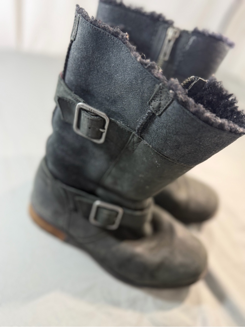 UGG Oregon winter boot in black women's size 6.5 Leather - Picture 3 of 9